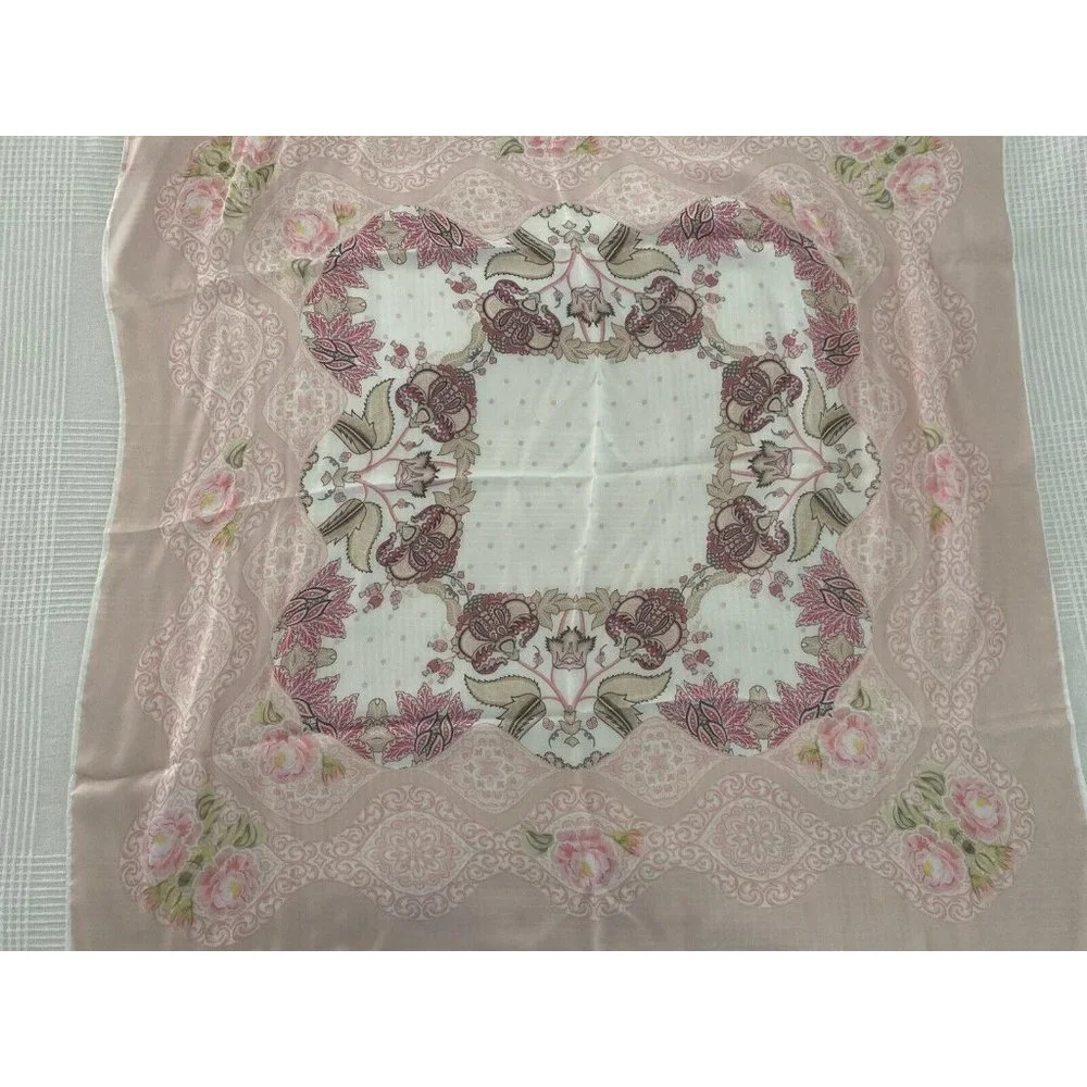 Scarf Me NIB‎ NWT Brazil Made Scarf 90x90 Pretty Roses Floral Pinks Giftable Box